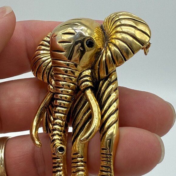 Vintage Gold-Tone Elephant Brooch Pin Black Glass Eyes Detailed Design - Picture 11 of 11